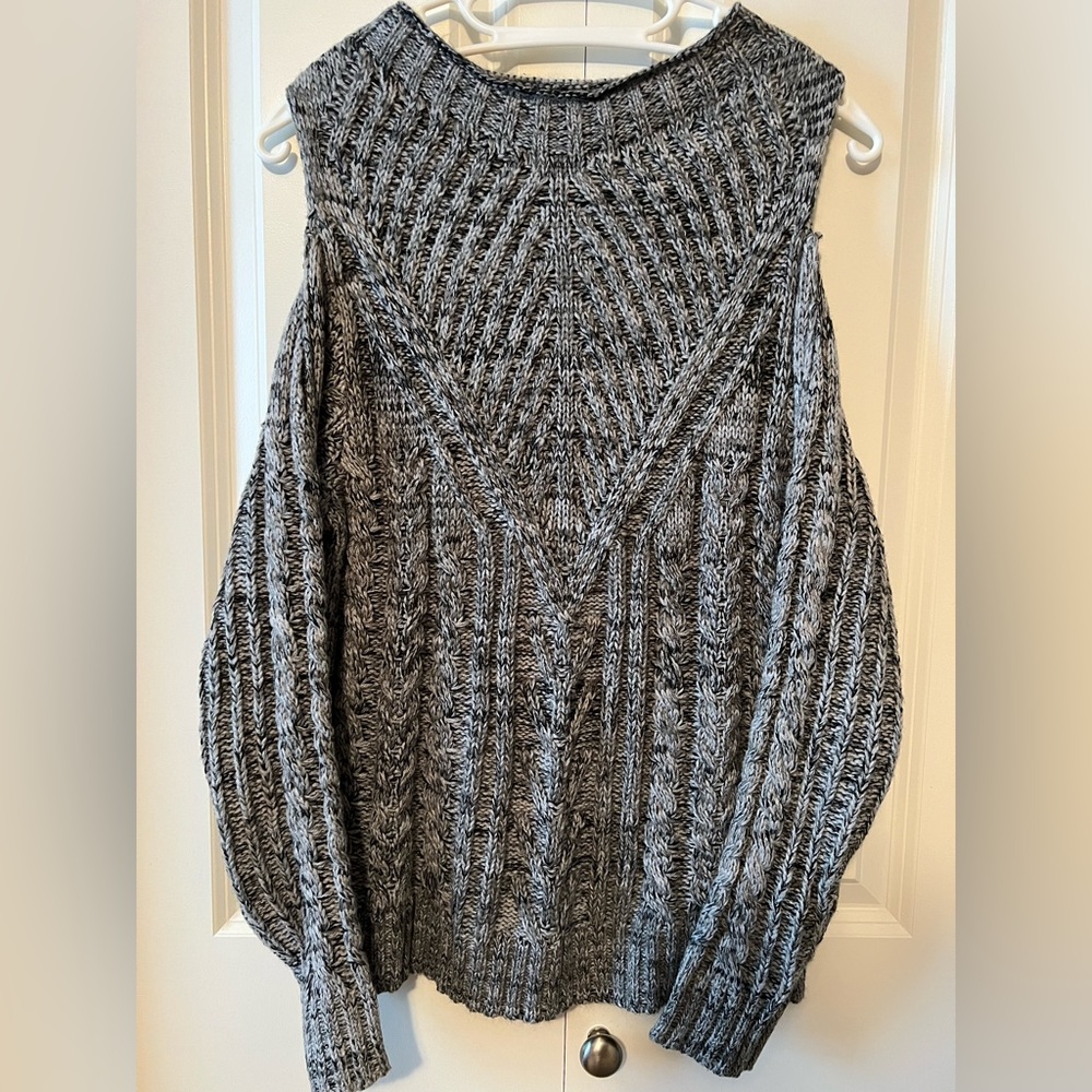 Cozy Casual Open Shoulder Sweater LadiesM/LG